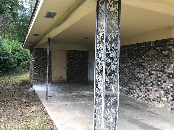 4th image of 111 Crescent Dr