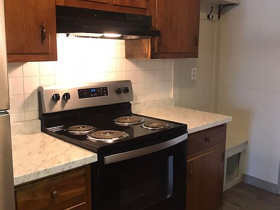 New oven and range hood.