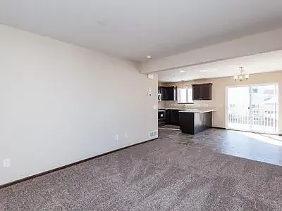 3 bed, 1.5 bath, 1566 sqft, $2,300 — Photo 4