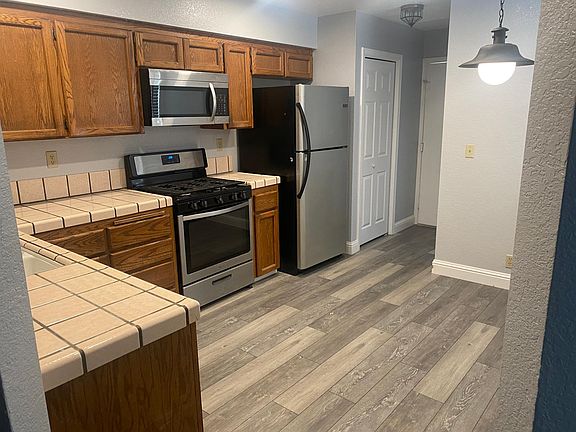 2nd image of 396 Creekview Dr