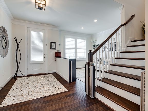 2nd image of 6624 Jessamine Ln