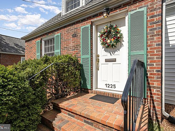 4th image of 1225 Dandridge St