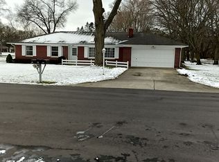 1785 Bayview Dr, Norton Shores, MI 49441