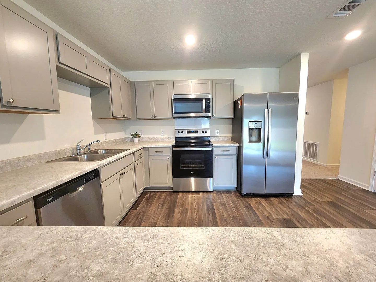 Stunning 4/2 in the Heart of Pensacola — Photo 4