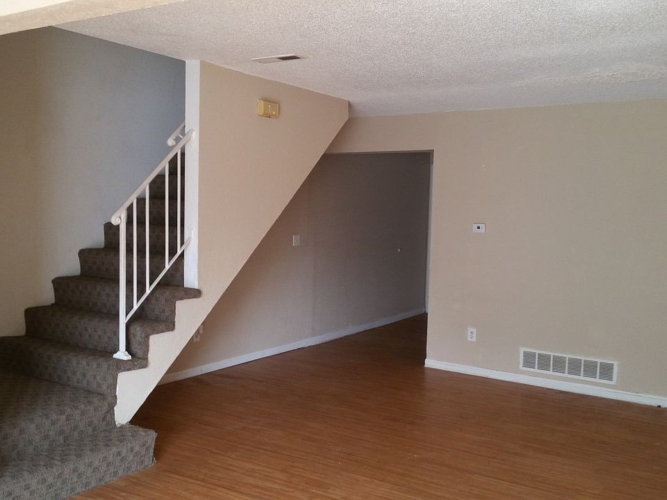 2nd image of 7437 Longview Rd