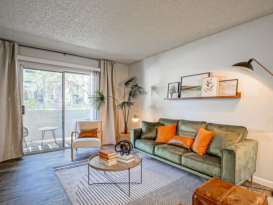 Private Patio Access - Living Room - Platinum Interior