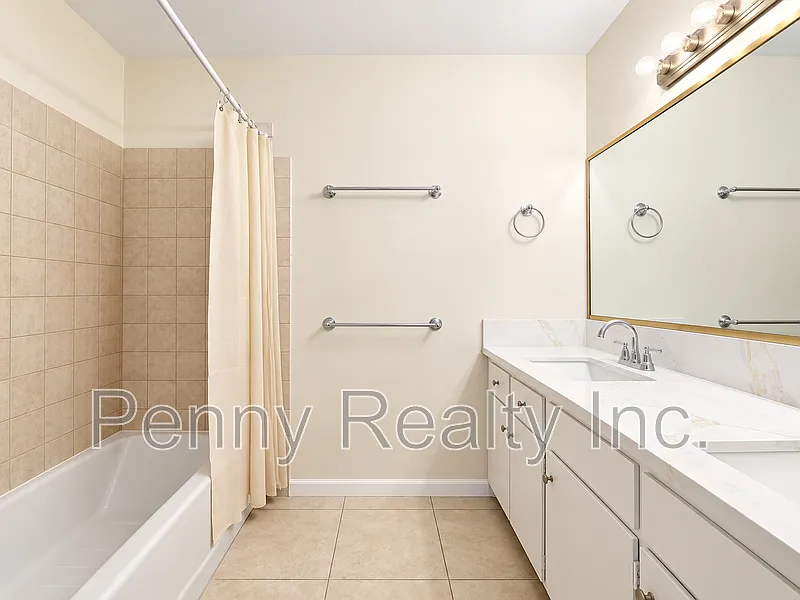 3 bed, 1.5 bath, 1400 sqft, $4,225 — Photo 4