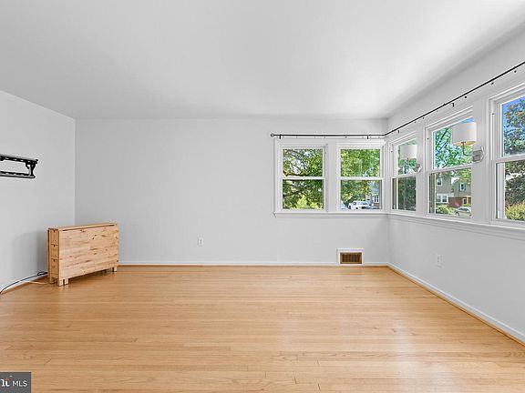 4th image of 6934 Westhampton Dr