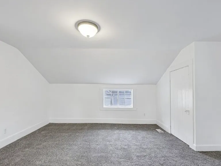 1016 E Palmer St — Photo 14