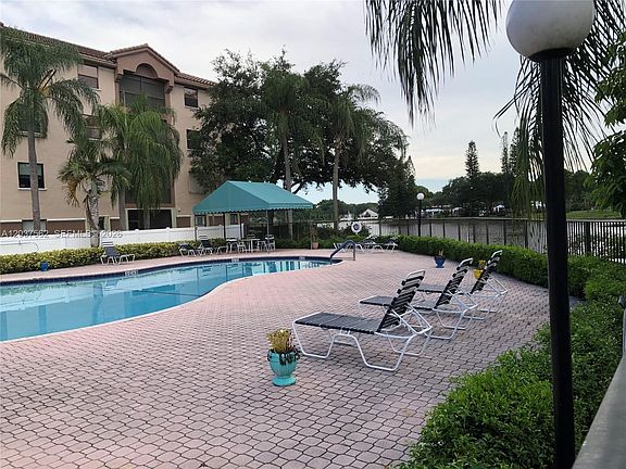 2nd image of 4400 NW 30th St APT 326