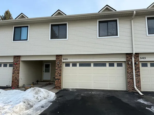 565 Skillman Ave E, Maplewood, MN 55117