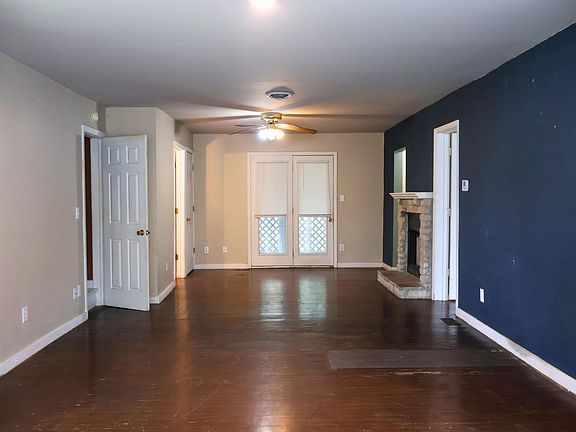 3rd image of 308 Elm St