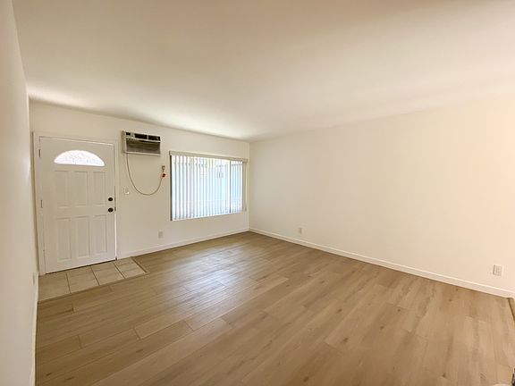 3rd image of 4721 Kester Ave APT 8
