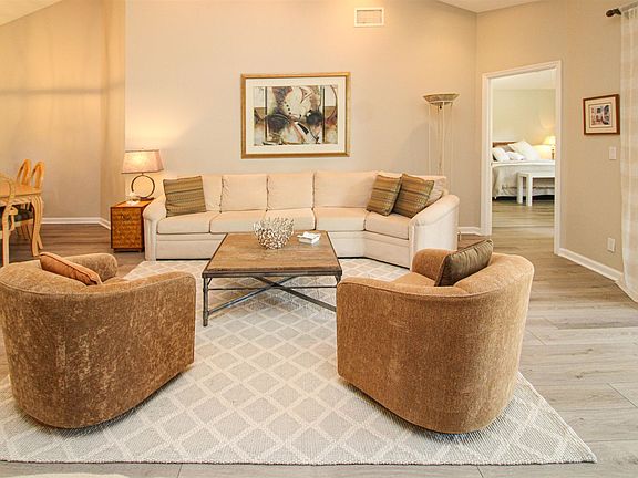 4th image of 11570 Briarwood Cir APT 3