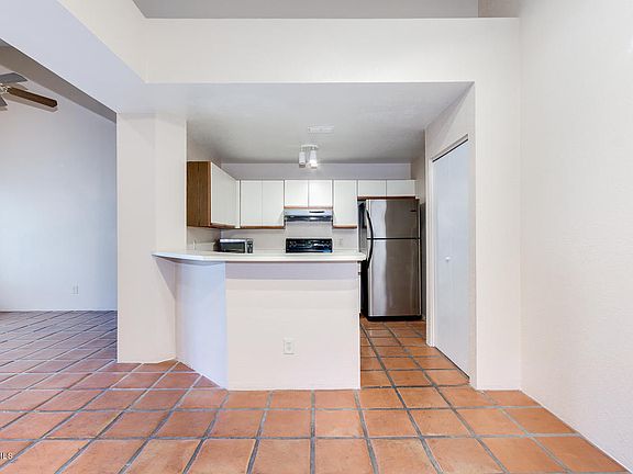 5th image of 4201 N 20th St Unit 211