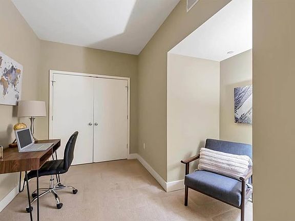 5th image of 314 N Broadway