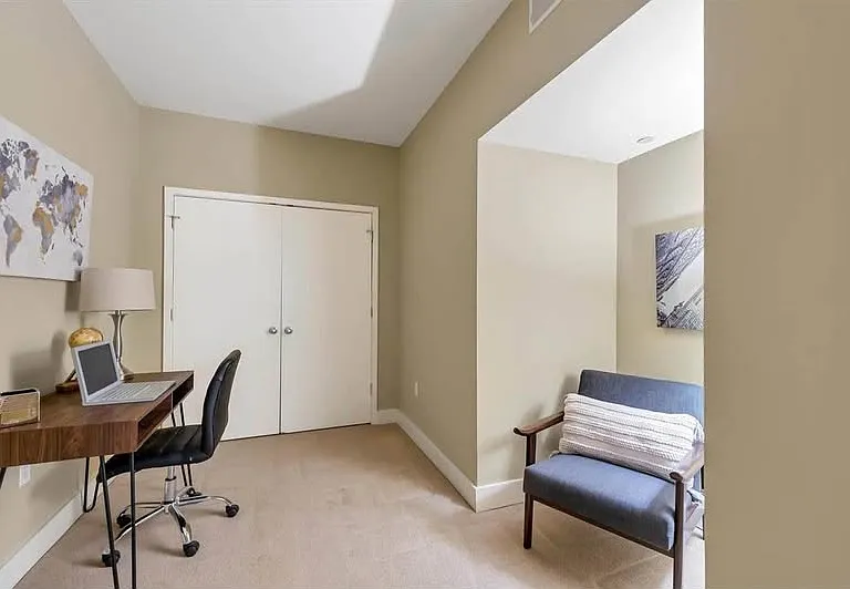 314 N Broadway Ave — Photo 5