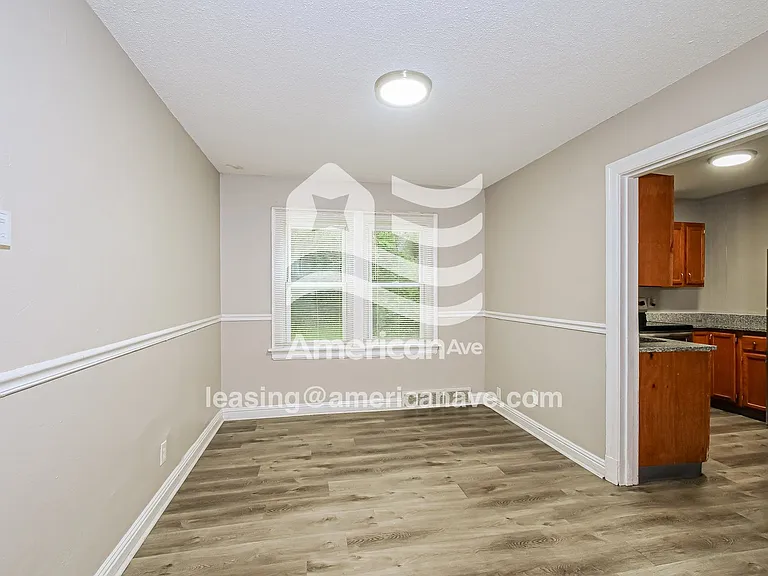 1424727_006_dining_room_6.jpg