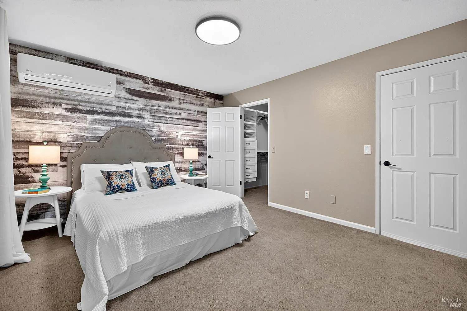 5469 Country Club Drive - Photo 5
