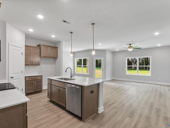 2nd image of 230 Jerrie Lynn Blvd