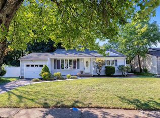 77 Albemarle Rd, Colonia, NJ 07067
