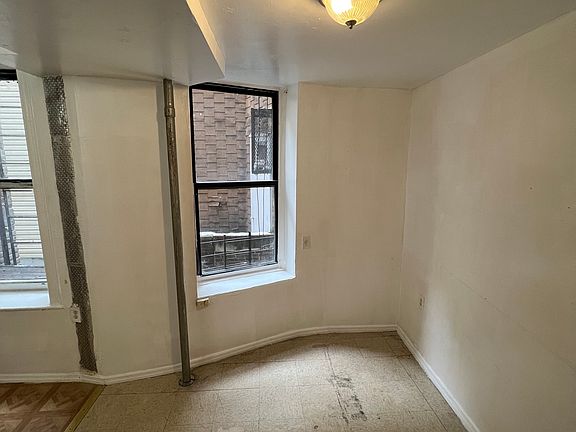 4th image of 3102 Villa Ave #1C
