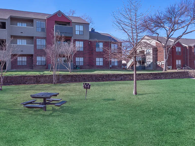 Emerald Park — Photo 5