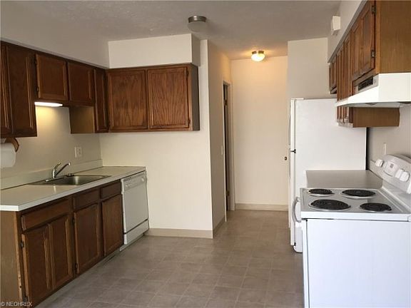 4th image of 5465-C Millwood Ln