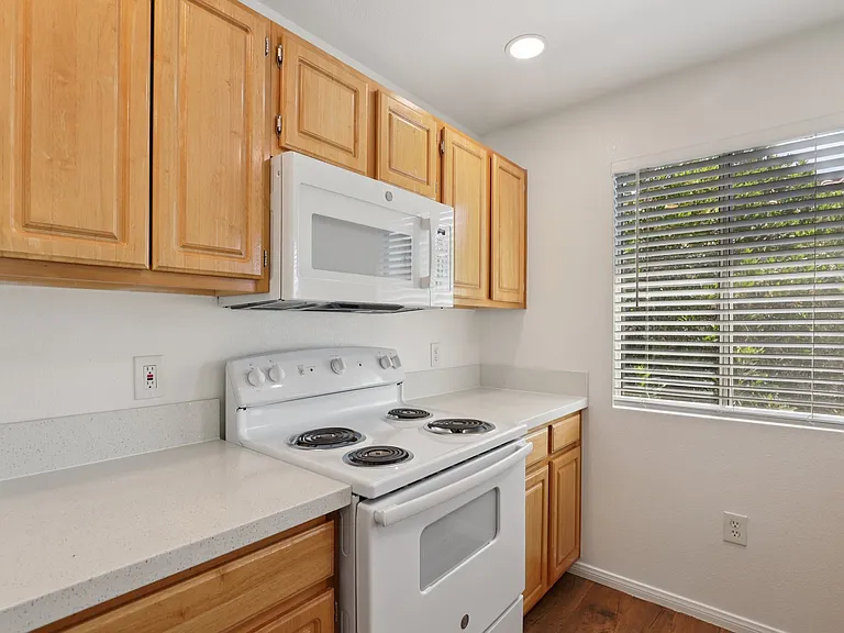 Versailles Senior Apartments — Photo 16