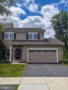 50 New Village Greene Dr, Honey Brook, PA, 19344