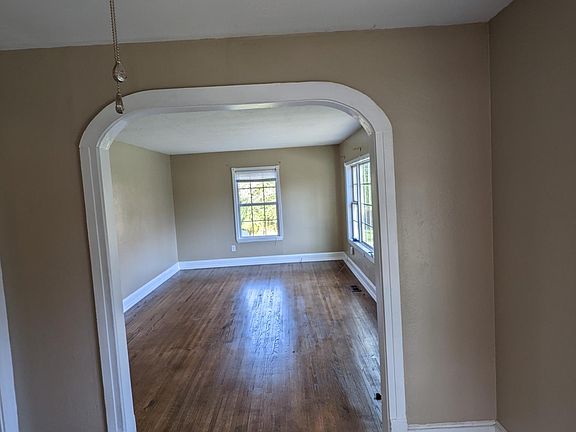 3rd image of 619 1/2 Landers St
