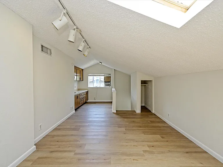 6509 Skycrest Dr — Photo 13