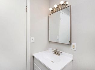 945 N 15th St, Milwaukee, WI 53233