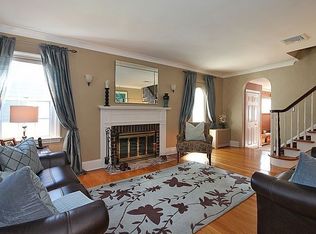 22 E Garfield St, Merrick, NY 11566