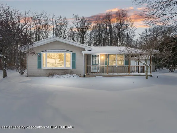 657 Joan Dr, Mason, MI 48854