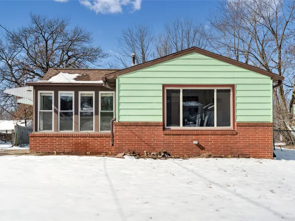 1300 E 34th St, Des Moines, IA 50317