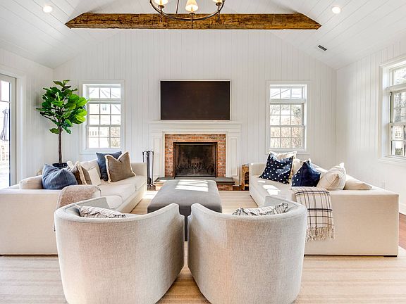 4th image of 189 Lumber Ln