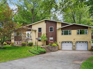 21 Hillside Rd, Slate Hill, NY 10973