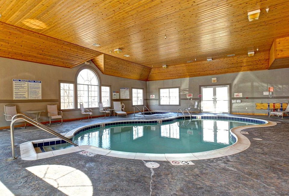 Indoor Pool/Hot tub