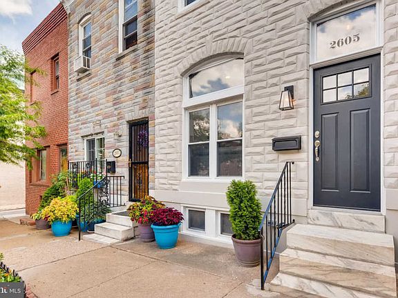 3rd image of 2605 E Fairmount Ave