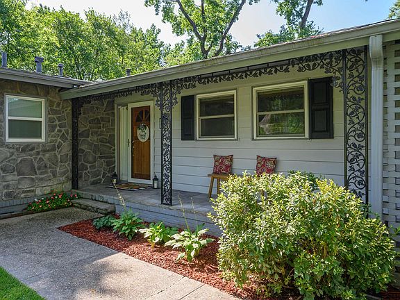 3rd image of 2289 Larkspur Dr