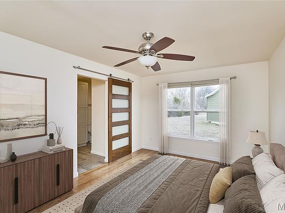 4th image of 70 Round Table Ct