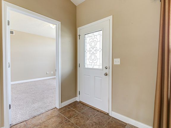 3rd image of 504 Douglas Dr