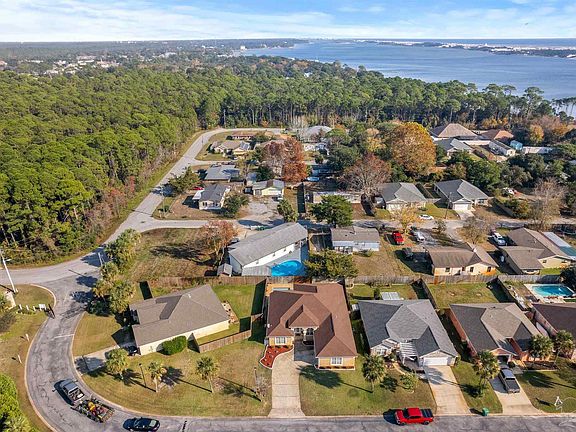 5th image of 297 Tecumseh Ln