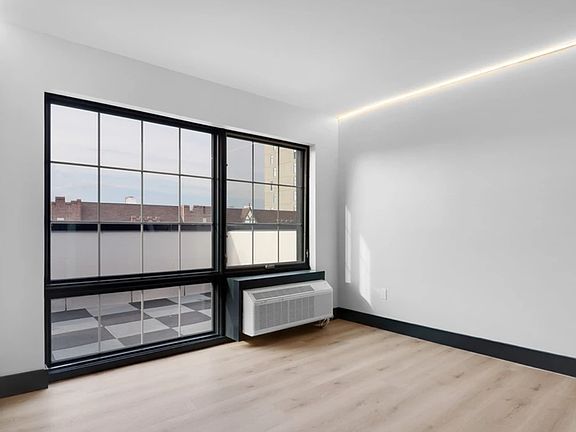 5th image of 88 Linden Blvd #7D