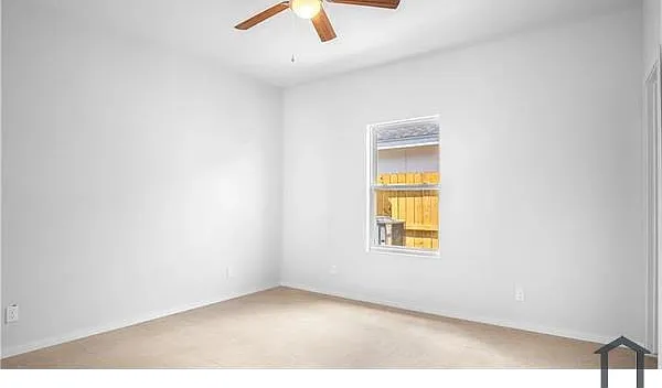 500 N Onyx Ave — Photo 11