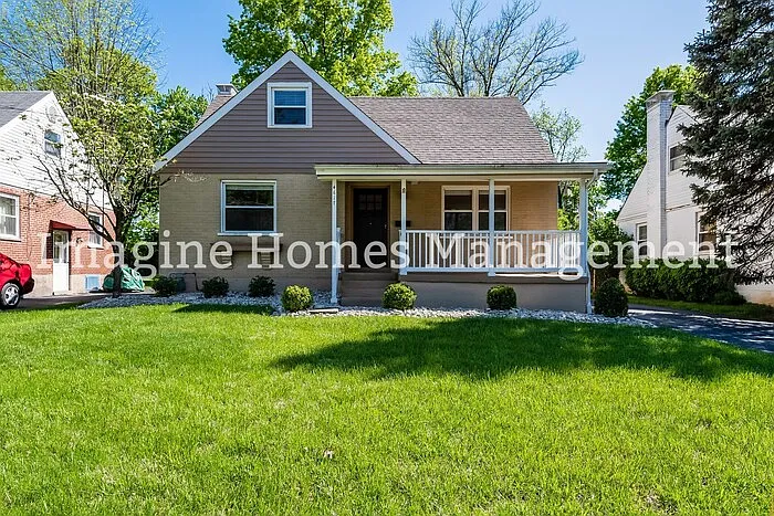 3 bed, 2.0 bath, 1910 sqft, $2,799 — Photo 1