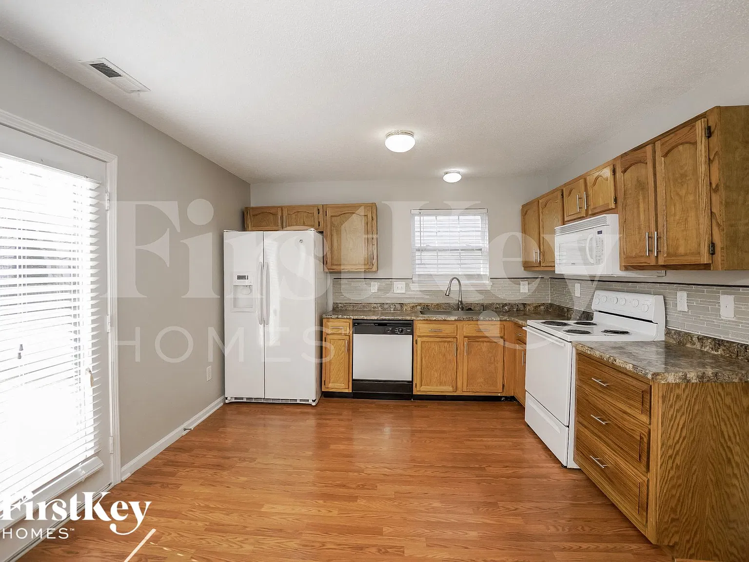 4 bed, 2.5 bath, 1752 sqft, $2,005 — Photo 4