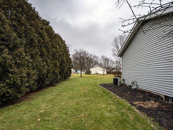 3rd image of 53550 Hyde Park Dr