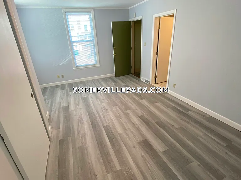 146 Highland Ave #1R — Photo 14